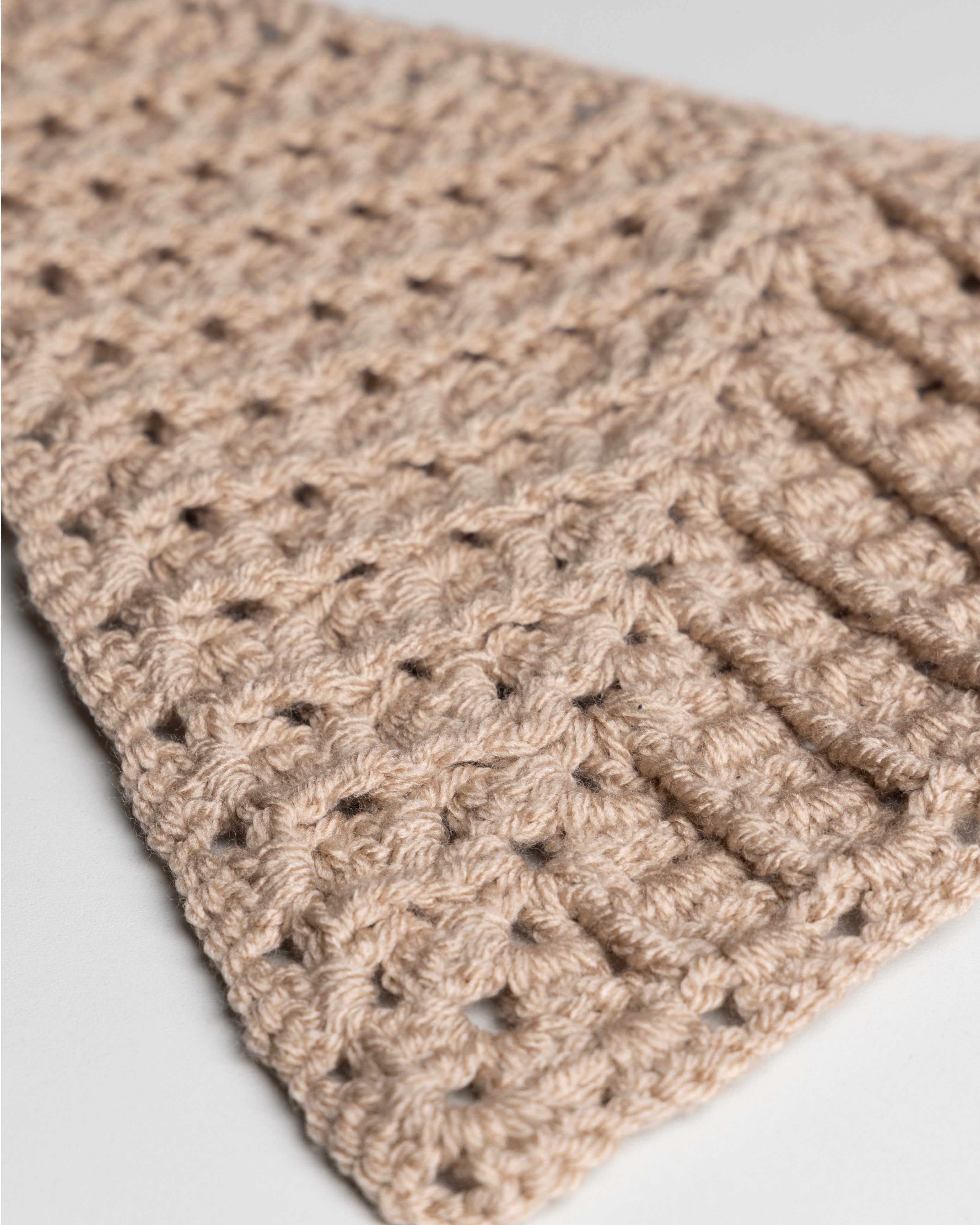 Asymmetrischer Taillen- und Hüftgürtel in Beige