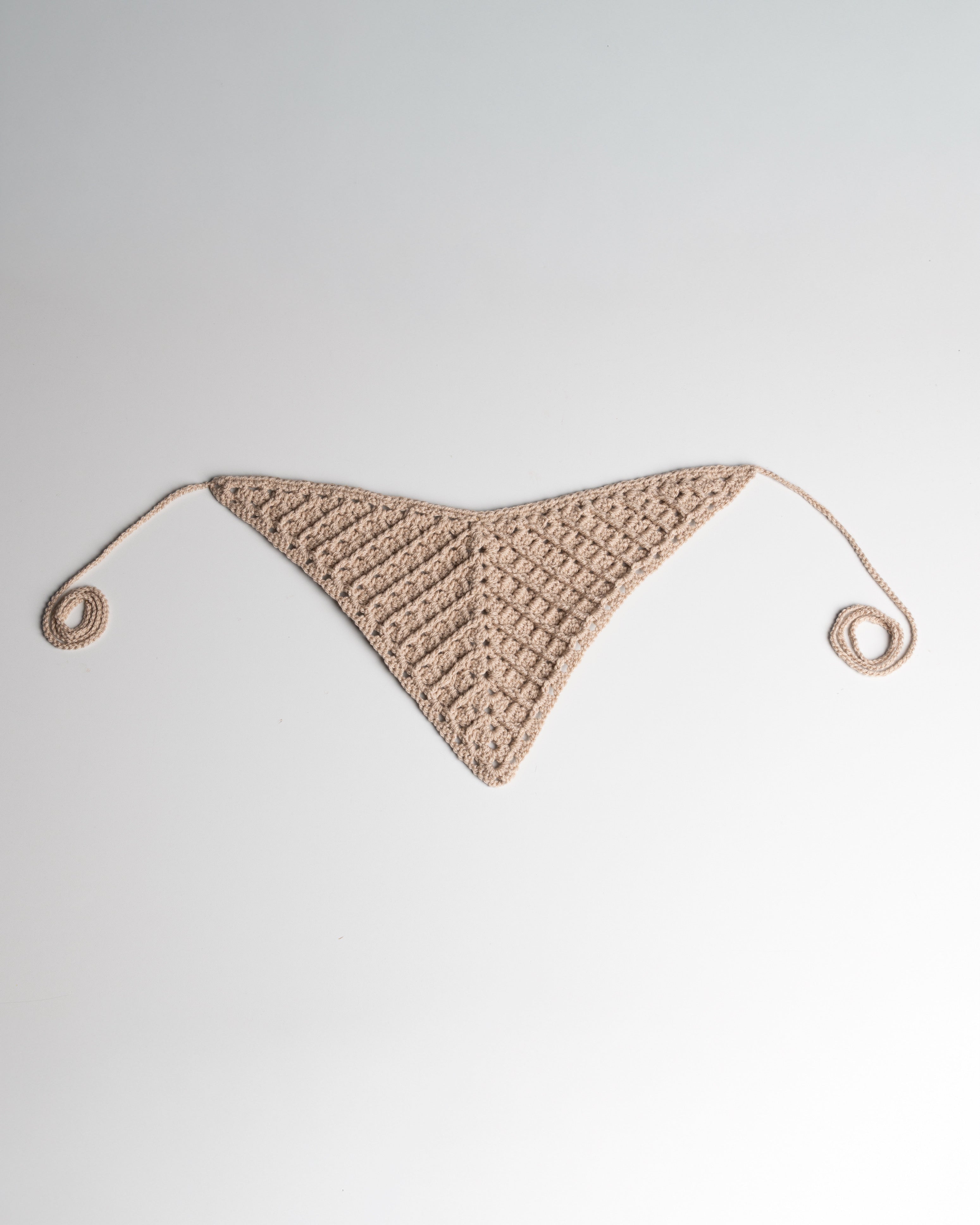 Asymmetrischer Taillen- und Hüftgürtel in Beige